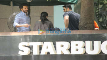 Riteish Deshmukh and Aftab Shivdasani spotted at Starbucks in Khar
