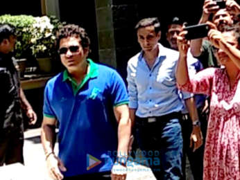 Sachin Tendulkar snapped meeting fans on his birthday