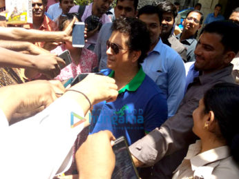Sachin Tendulkar snapped meeting fans on his birthday