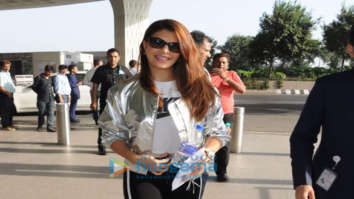 Salman Khan, Ramesh Tauraani, Jacqueline Fernandez snapped leaving for Daa Daabang tour in Delhi