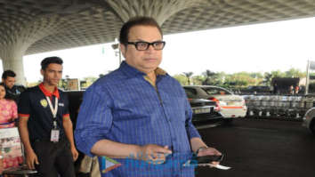 Salman Khan, Ramesh Tauraani, Jacqueline Fernandez snapped leaving for Daa Daabang tour in Delhi