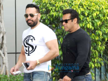 Salman Khan proceeds to Jodhpur with sisters Alvira and Arpita