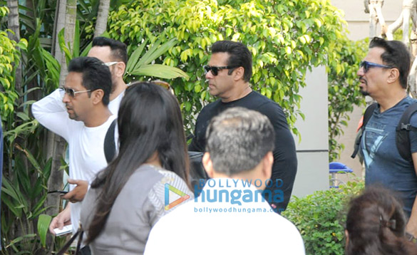 salman khan proceeds to jodhpur with sisters alvira and arpita 2