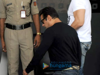 Salman Khan proceeds to Jodhpur with sisters Alvira and Arpita