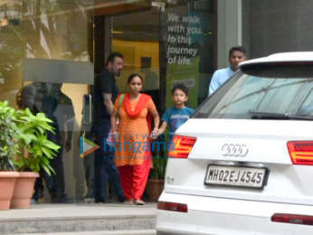 Sanjay Dutt and kids spotted at Hinduja Hospital in Bandra