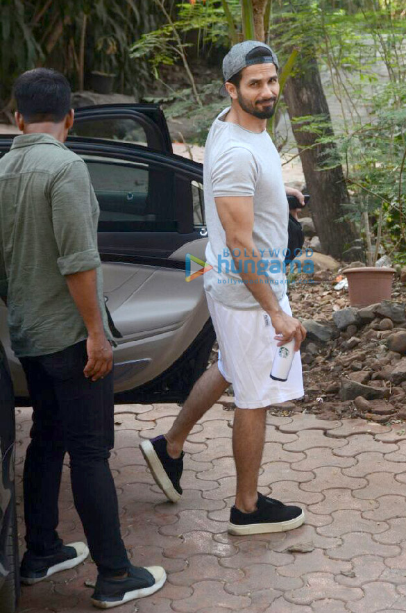 Shahid Kapoor at dance rehearsals at Bandra Shahid Kapoor at dance rehearsals at Bandra