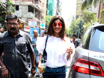 Shilpa Shetty and Raj Kundra spotted at Farmer's Cafe in Bandra