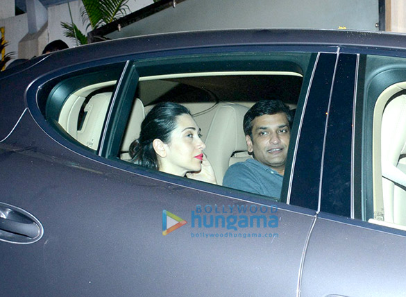 soha ali khan and kunal khemu spotted at kareena kapoor khans house in bandra 8