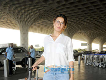 Sonam Kapoor and Fatima Sana Shaikh snapped at the airport