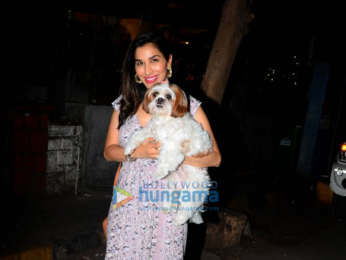 Sophie Choudry spotted at a cafe in Bandra