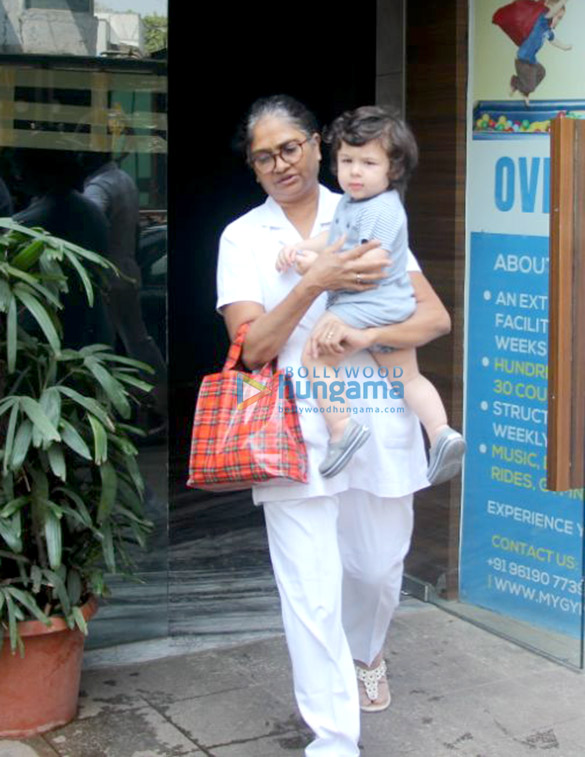 taimur ali khan spotted at play school in bandra 5 3