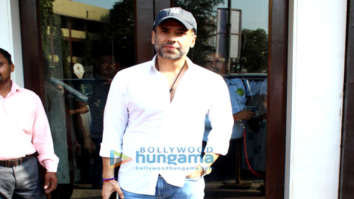 Tusshar Kapoor and Himansh Kohli spotted at Bastian
