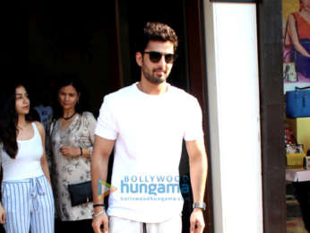 Tusshar Kapoor and Himansh Kohli spotted at Bastian