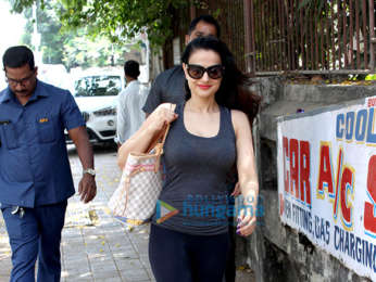Twinkle Khanna and Ameesha Patel spotted at Kromakay salon in Juhu