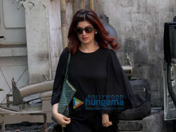 Twinkle Khanna and Ameesha Patel spotted at Kromakay salon in Juhu