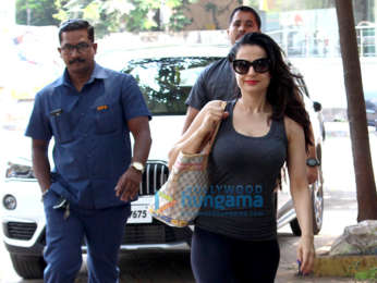 Twinkle Khanna and Ameesha Patel spotted at Kromakay salon in Juhu