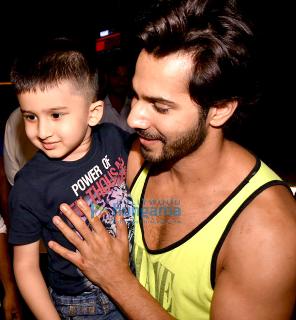 varun dhawan snapped at the gym 4 2