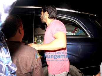 Varun Dhawan snapped at the gym