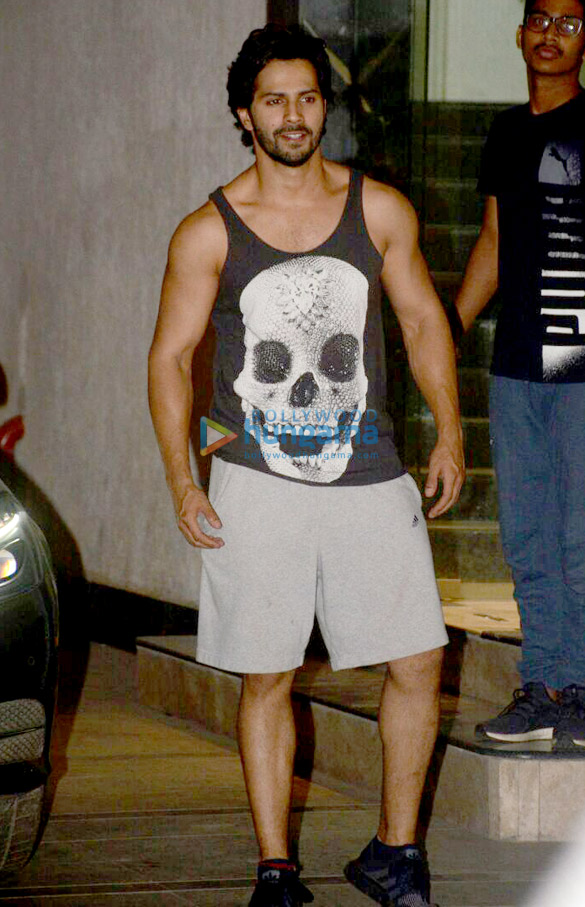 varun dhawan snapped outside the gym in khar 4