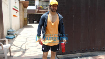 Varun Dhawan spotted at Body Sculptor in Juhu