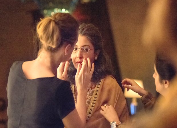 WHOA! Anushka Sharma looks unrecognizable in her old avatar