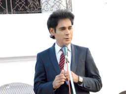 On The Sets Of The Movie 10 Nahi 40