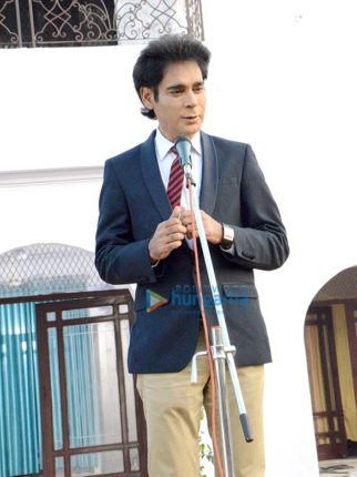 On The Sets Of The Movie 10 Nahi 40