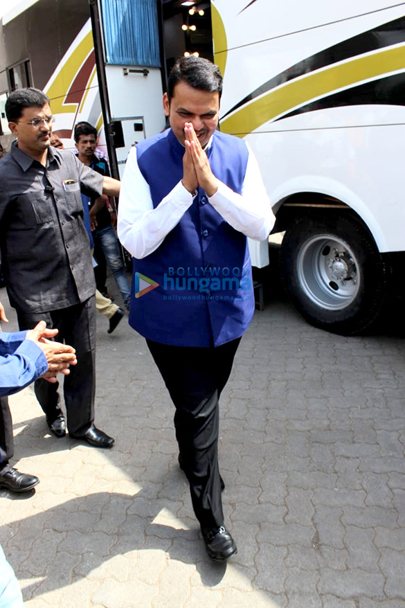 aamir khan kiran rao snapped with chief minister of maharashtra devendra fadnavis 1
