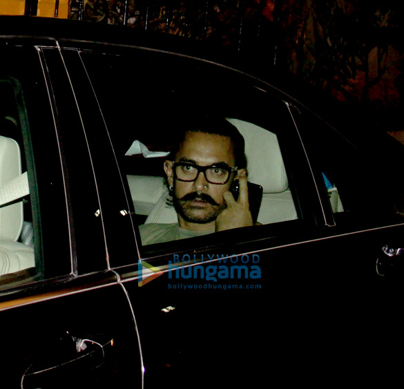 aamir khan spotted at his mothers house in bandra 1 2