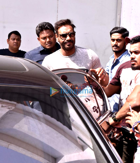 ajay devgn snapped on his film sets 4
