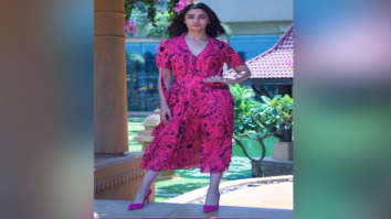 Mirror Mirror on the wall, Alia Bhatt is the prettiest in pink of all!