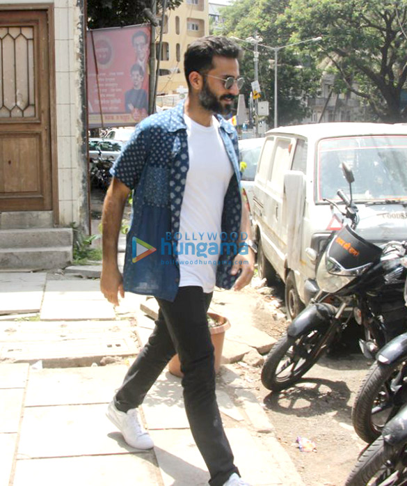Anand Ahuja snapped checking out his new place in Bandra