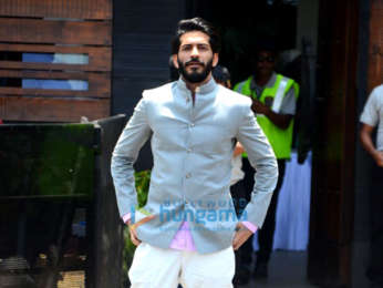Anil Kapoor, Arjun Kapoor & others snapped attending Anand Ahuja-Sonam Kapoor's wedding