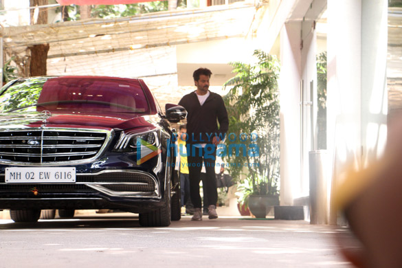 anil kapoor spotted at sunny super sound in juhu 3
