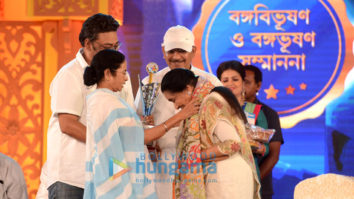 Asha Bhosle conferred with the Banga Bibhushan Award by the West Bengal CM Mamata Banerjee