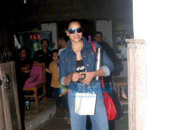 Bipasha Basu spotted at Hakim’s Aalim salon in Bandra
