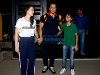 Bobby Deol celebrates his marriage anniversary with family