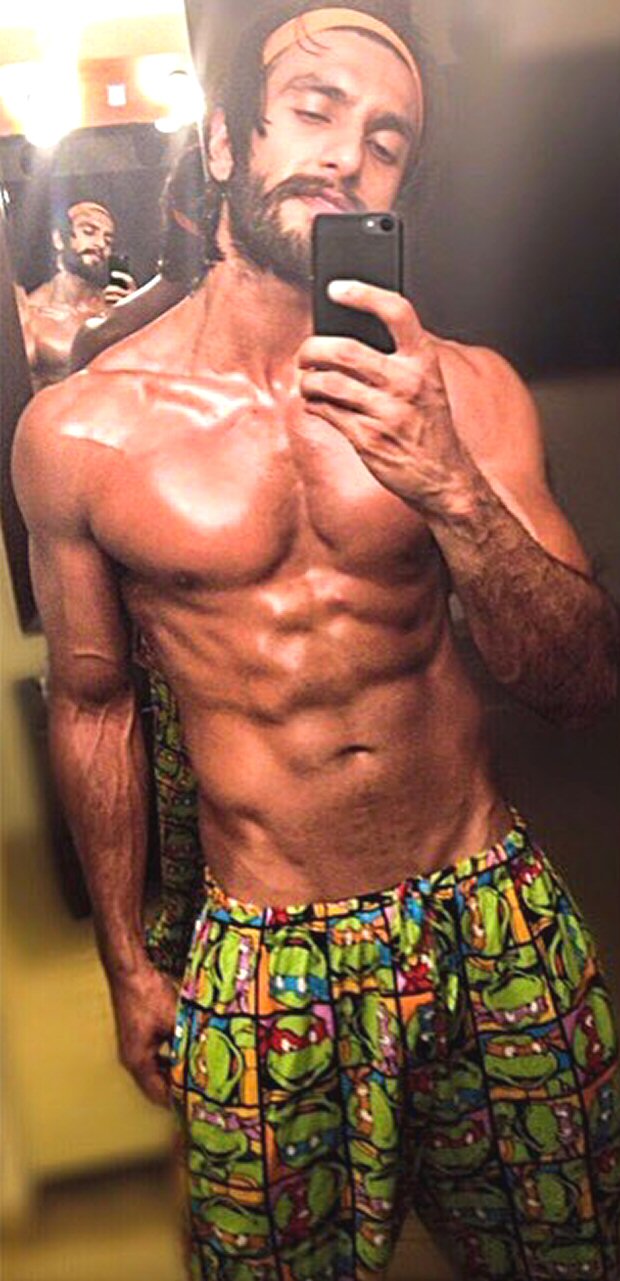 Cowabunga Ranveer Singh Flaunts His Chiselled Body As He Beefs Up For Simmba Bollywood News