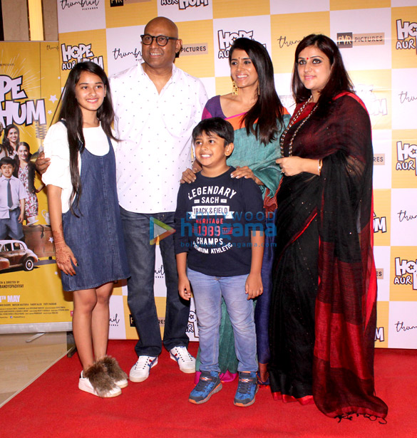 Celebs grace the screening of the film Hope Aur Hum Celebs grace the screening of the film Hope Aur Hum