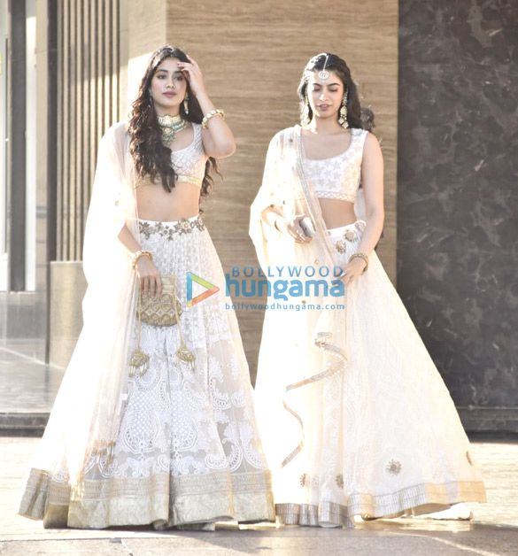 clebs snapped arriving for sonam kapoors mehendi at signature island in bkc 5