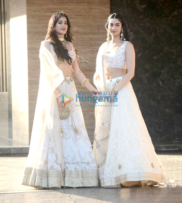clebs snapped arriving for sonam kapoors mehendi at signature island in bkc 7