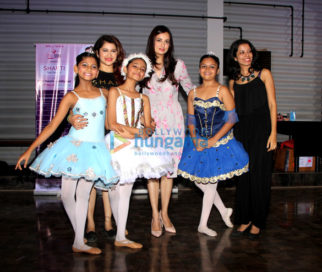 Dia Mirza at Smiley Suri’s dance class