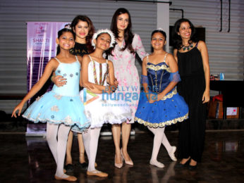 Diya Mirza at Smiley Suri's dance class