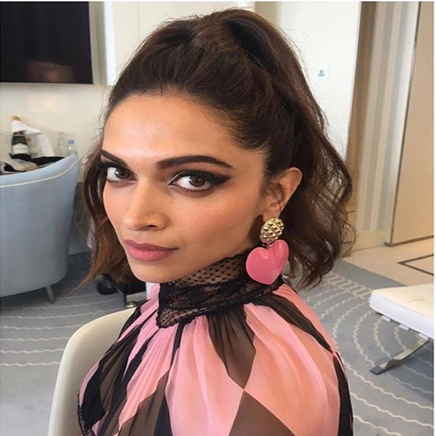Dramatic eyes and sassy pout, Deepika Padukone at Cannes 2018