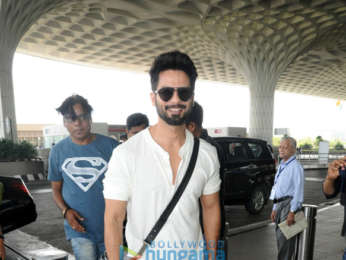 Hema Malini, Esha Deol and Shahid Kapoor snapped at the airport