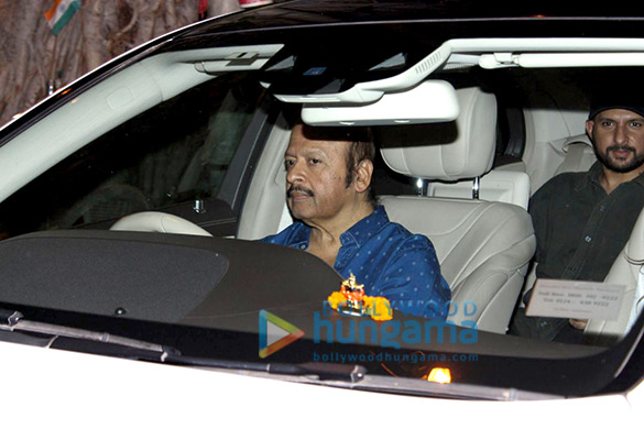 hrithik roshan snapped at sussanne khans house celebrating their sons birthday 4