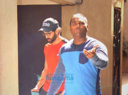 Hrithik Roshan spotted at Bblunt salon in Juhu