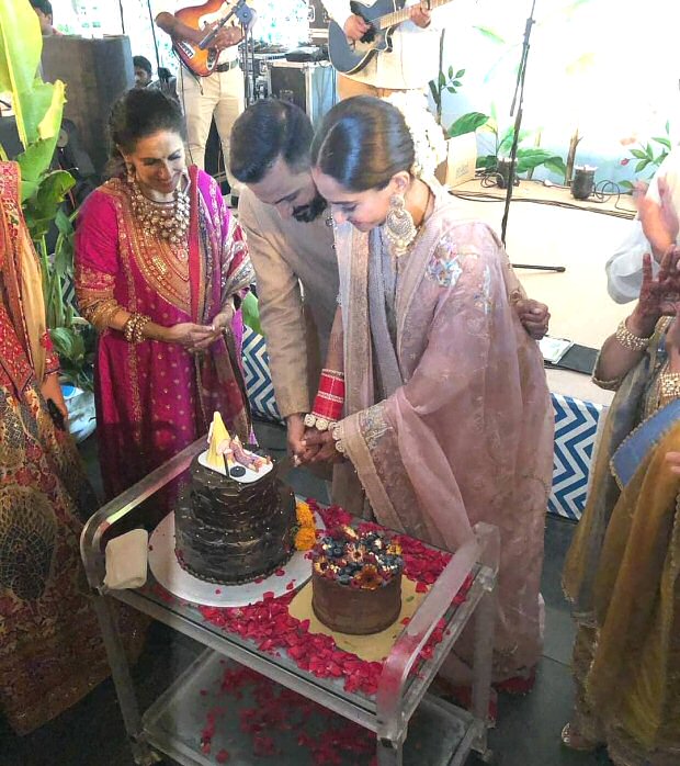 INSIDE Sonam Kapoor - Anand Ahuja’s wedding: The newly wedded couple cut personalised cake, Ranveer Singh - Arjun Kapoor KISS Anil Kapoor