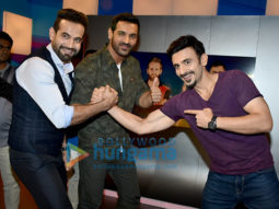 Here’s what Parmanu star John Abraham had to say to Irfan Pathan about his friend Mahendra Singh Dhoni