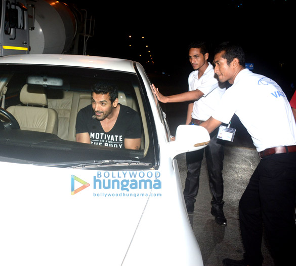 john abraham spotted at o pedro bkc 6